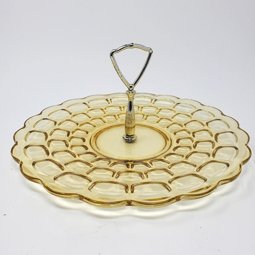 VTG Federal Glass Yorktown Gold Center Handle Tray
